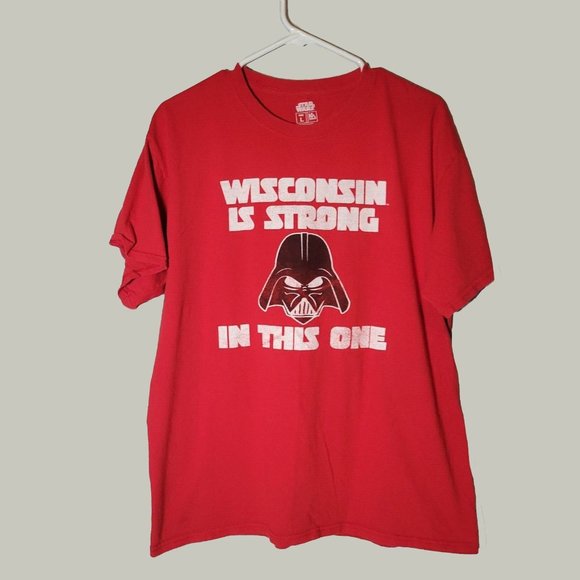 Star Wars T-Shirt Wisconsin Is Strong In This One Men's  Red Size L Short Sleeve - Picture 1 of 3